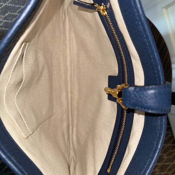 Gucci Jackie Hobo; Flora Canvas with Navy Agate Trim - Picture 3 of 6